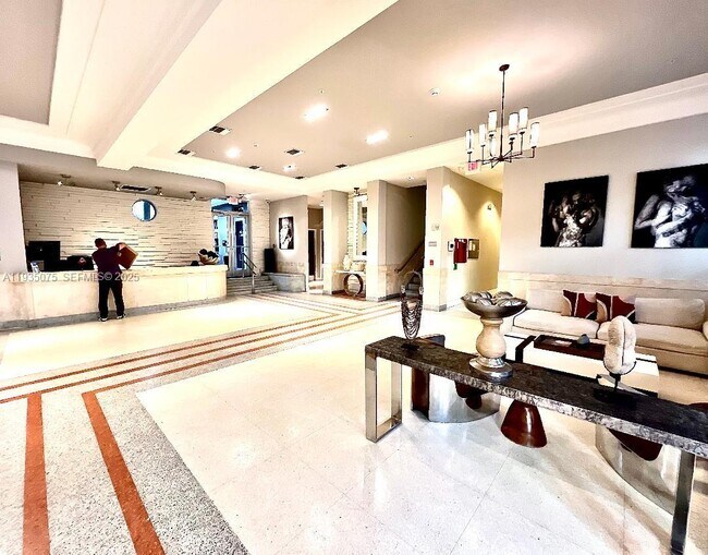 Building Photo - 2100 Park Ave