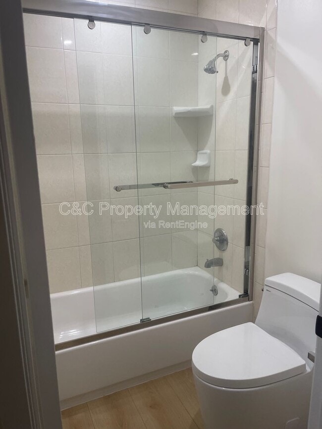 Building Photo - 2061 S Magnolia Ave