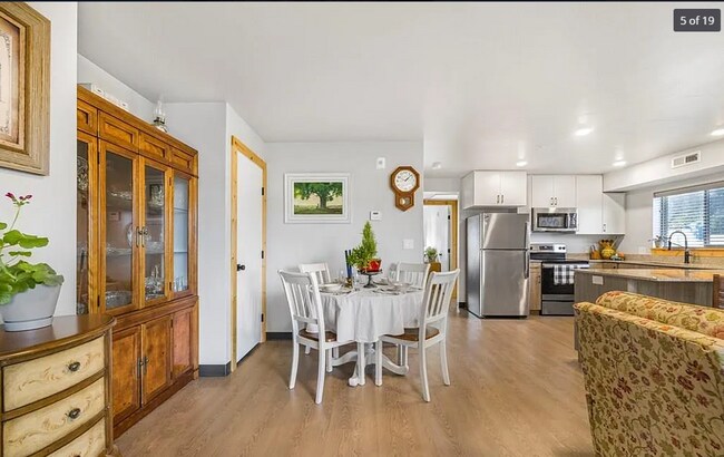 Building Photo - AWESOME 2 BED 1 BATH WITH AWESOME AMENITIE...