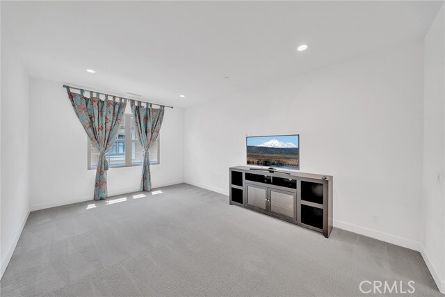 Building Photo - 84 Hazelton