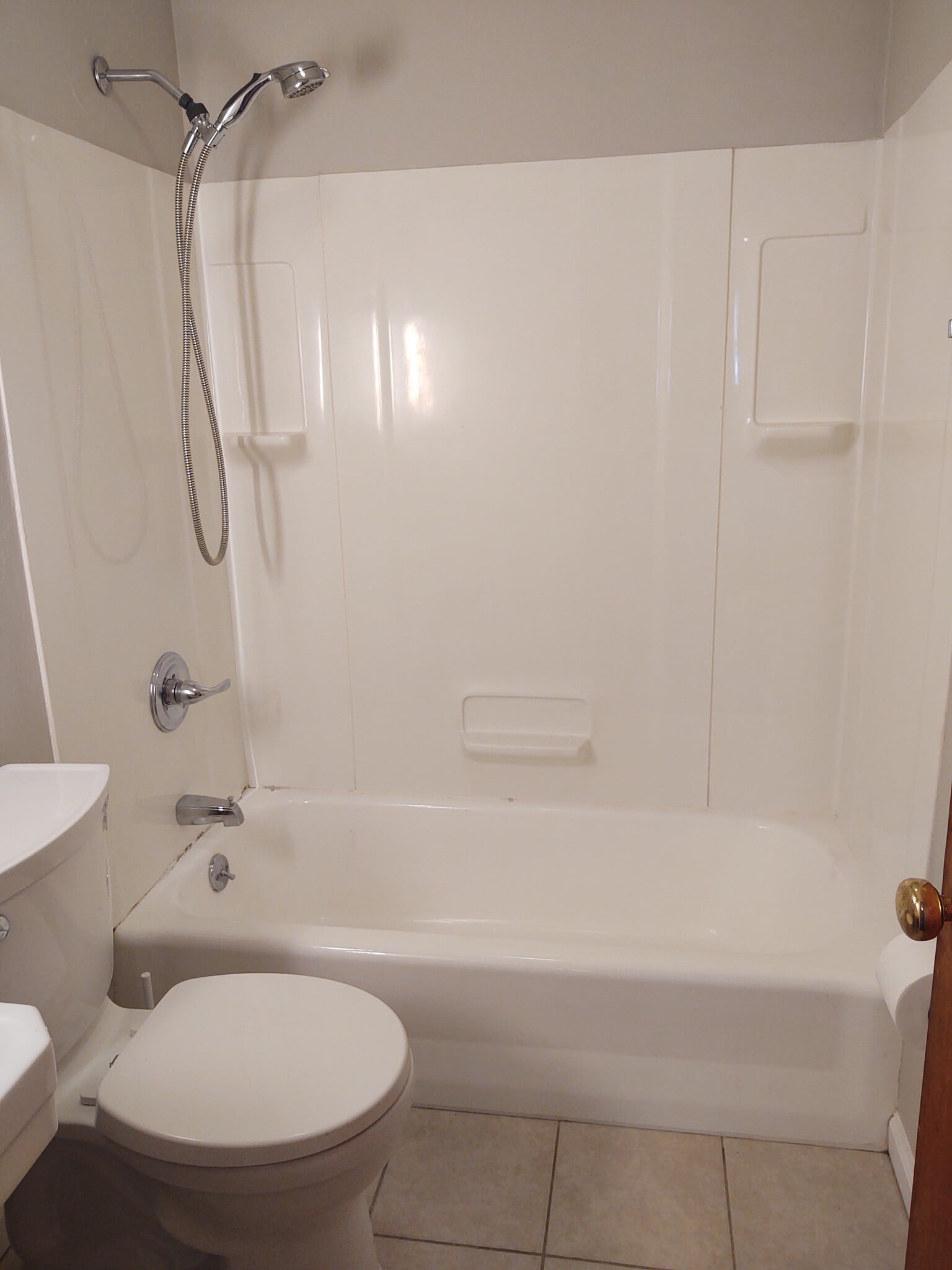 Bathroom - 537 Sewickley St