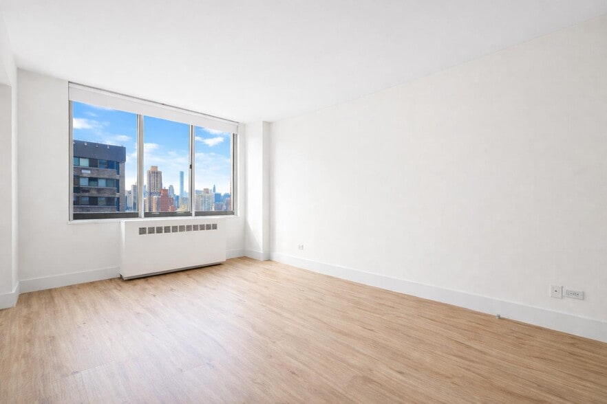 Building Photo - 1735 York Ave