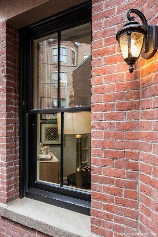 Building Photo - 275 Marlborough St