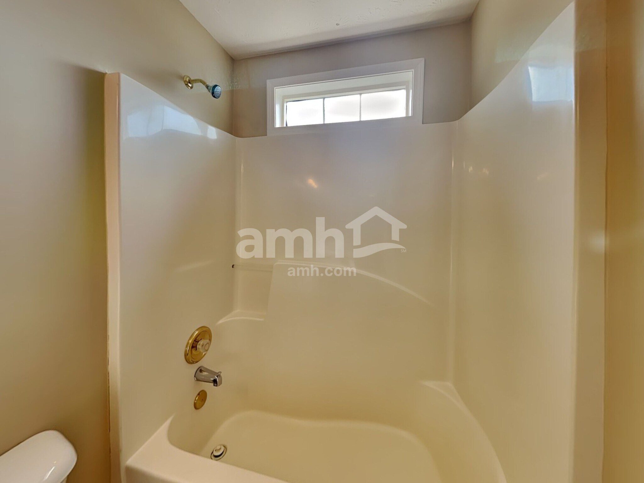 Building Photo - 2533 Plymouth Way