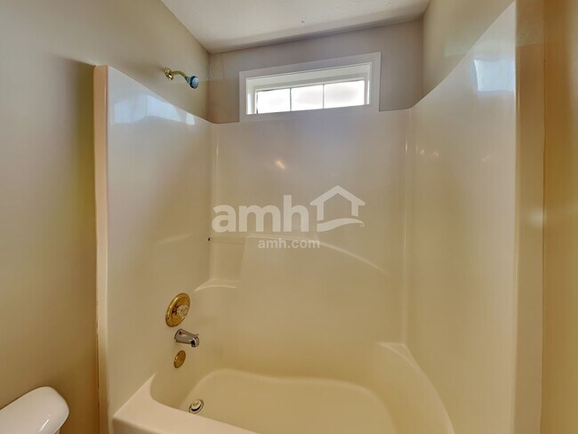 Building Photo - 2533 Plymouth Way