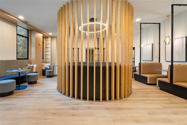 Building Photo - 2500 Longview St