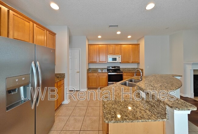 Building Photo - 268 Silver Glen Ave