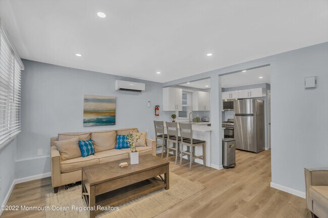 Building Photo - 262 1st Ave