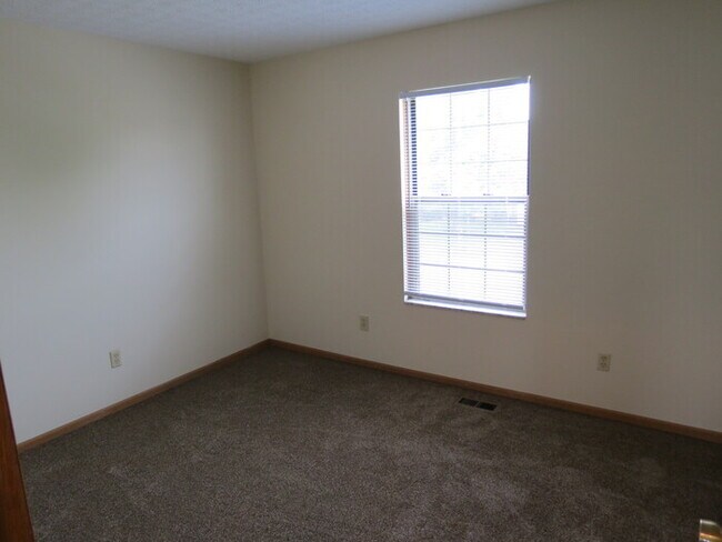 Building Photo - 1271 Caravel Dr