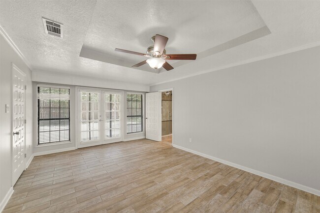 Building Photo - 5147 Beechnut St