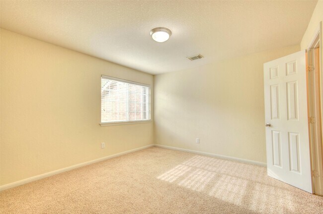 Building Photo - 1139 Glenwood Canyon Ln