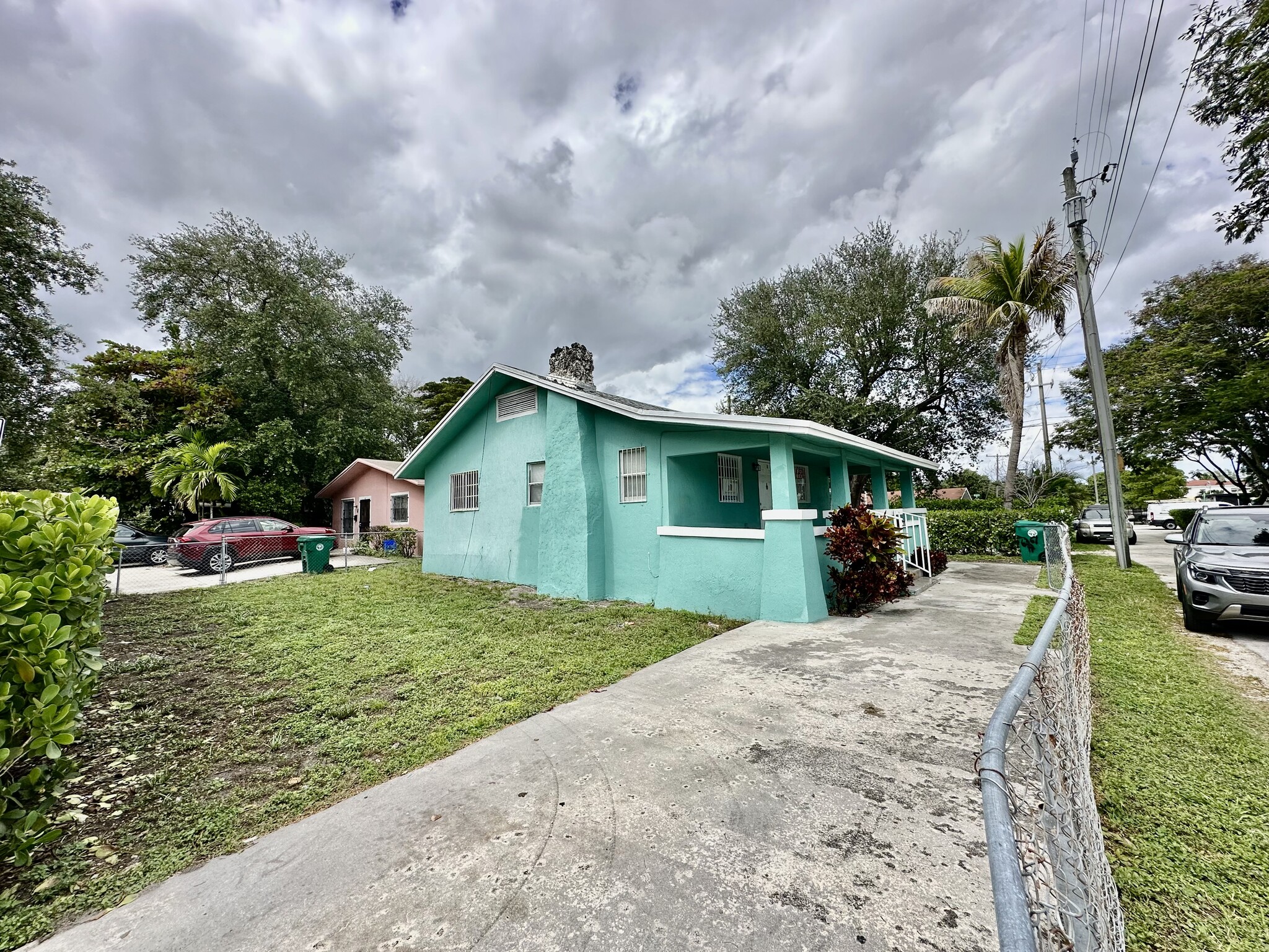 Building Photo - 6136 N Miami Ave