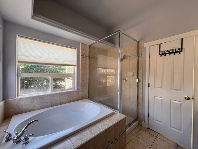 Building Photo - 3-bedroom home in Desert Lakes Golf Community