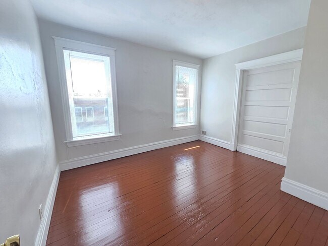 Building Photo - 3131 Keokuk St