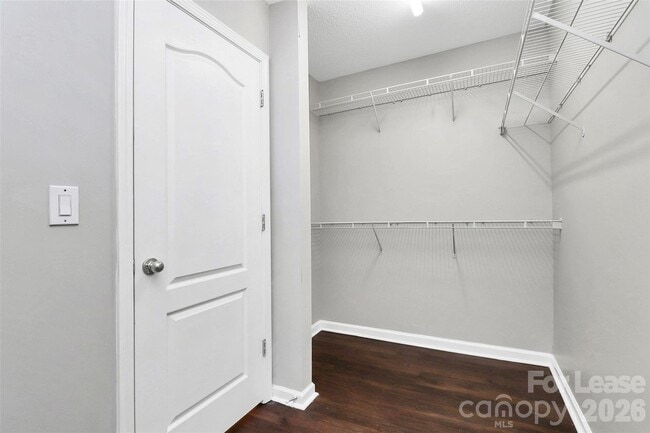 Building Photo - 6939 Brachnell View Dr