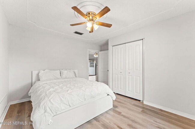 Building Photo - 9783 Viceroy Dr E