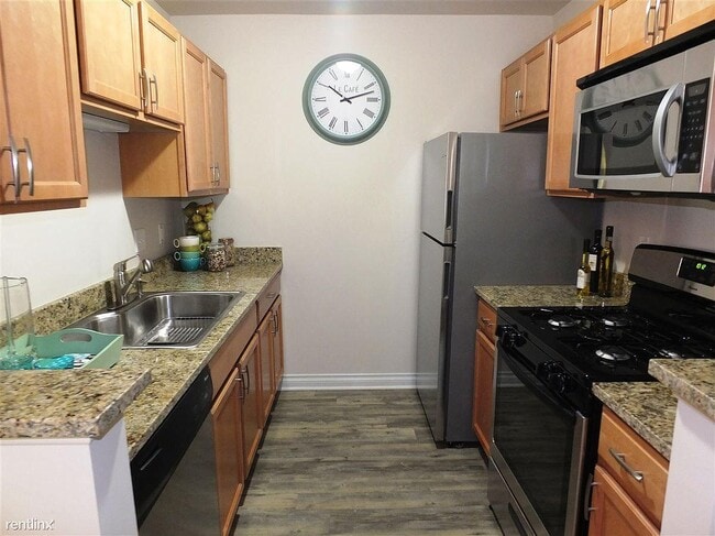 Building Photo - 3932 Cloverlane Dr