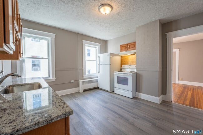 Building Photo - 62-64-64 James St