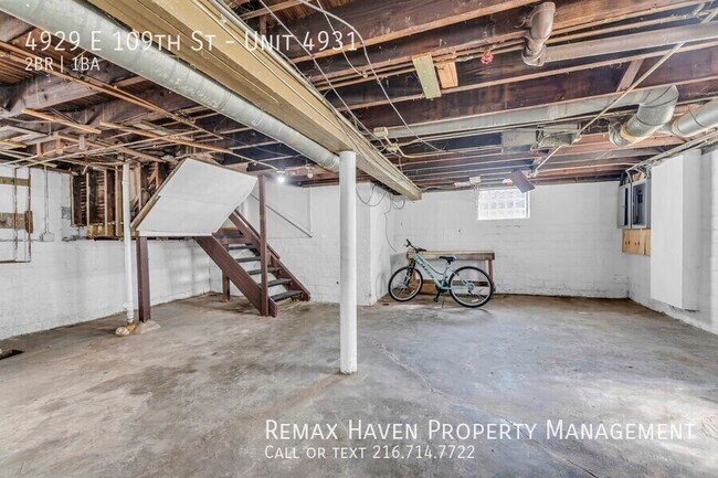 Building Photo - 4929 E 109th St