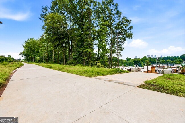 Building Photo - 395 Pratt Dr SE
