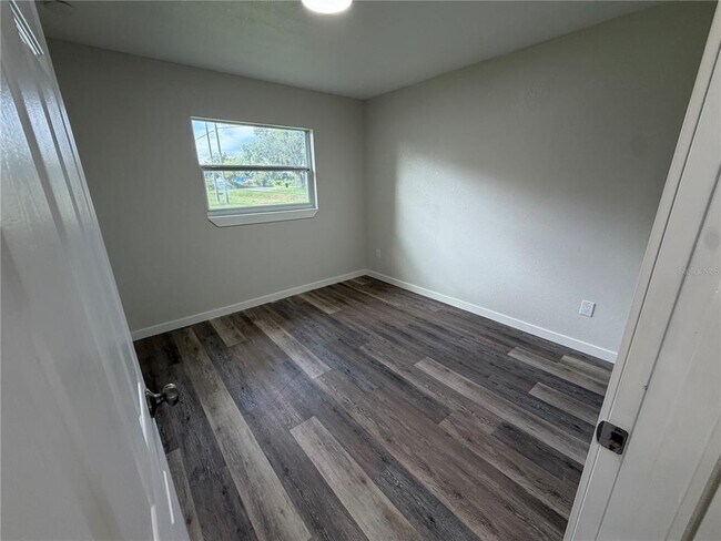 Building Photo - 301 Lesesne St