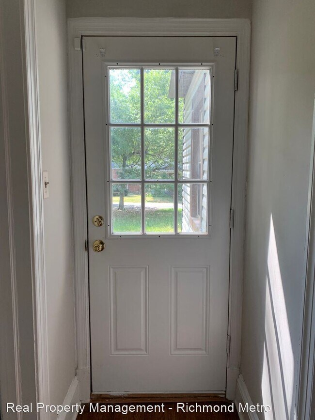 Building Photo - 3 br, 1.5 bath House - 5745 Snead Rd