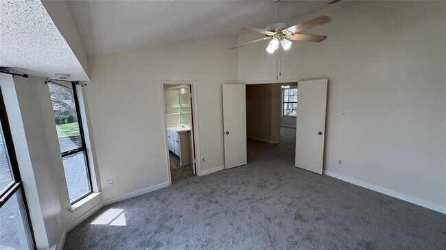 Building Photo - 4703 Saloma Pl
