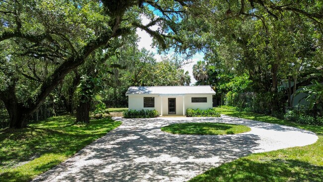 Building Photo - 2101 Riverland Rd