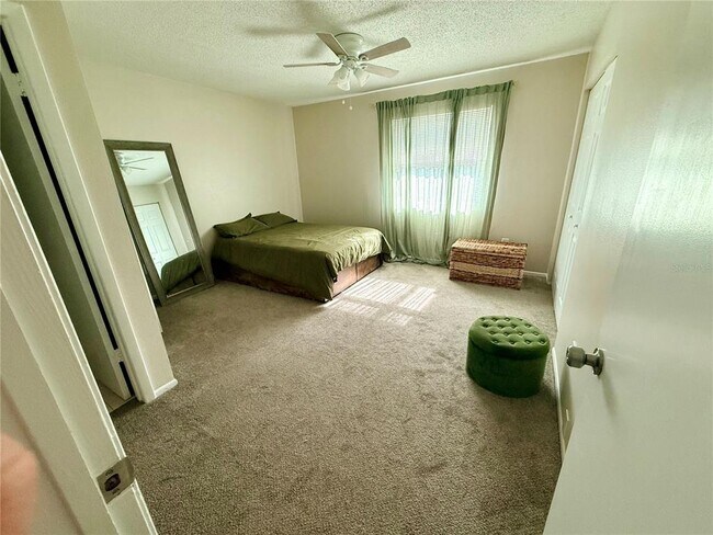 Building Photo - 10053 Lake Oak Cir