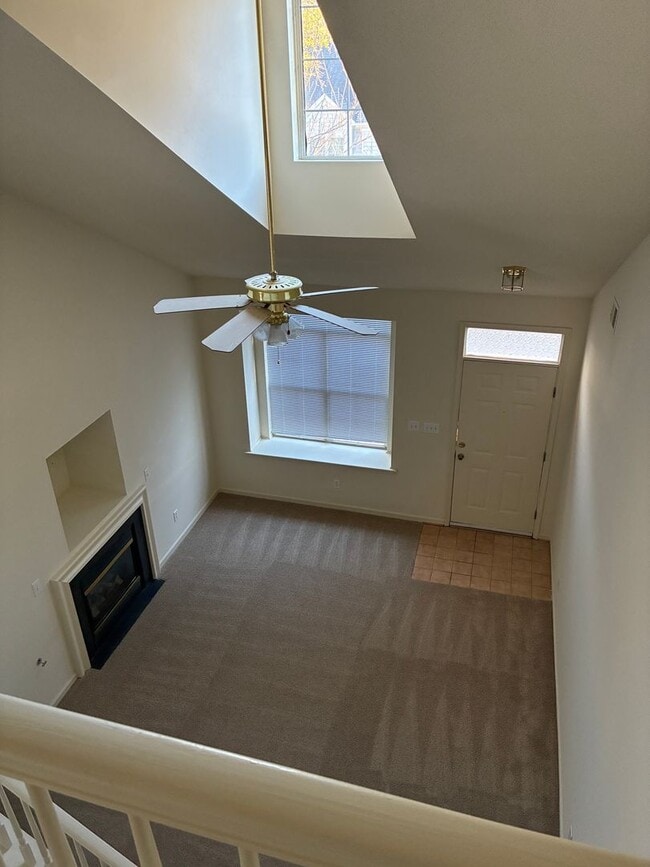 Building Photo - Willow Lakes - Yorktown