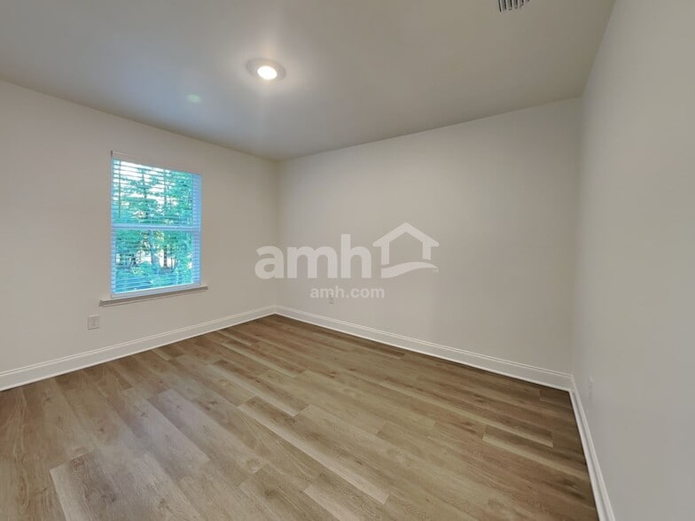 Building Photo - 910 Carnelian Ln