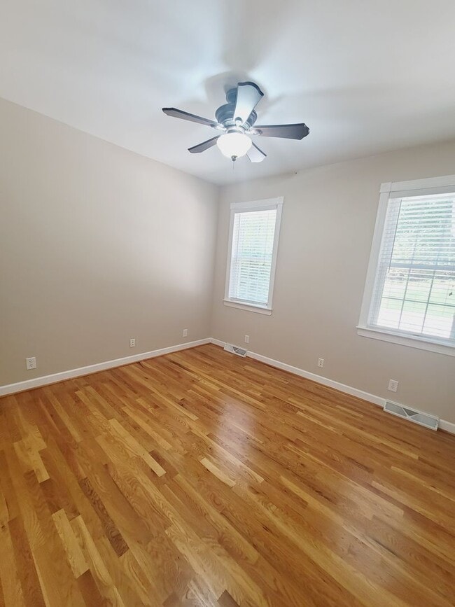 Building Photo - Beautiful Brick Ranch in Campbell County