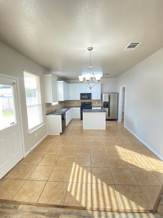 Building Photo - Gorgeous Home in Killeen 4Bed/3 Bath avail...