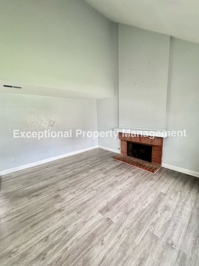 Building Photo - Ready to move in 3 bed 3 bath home!