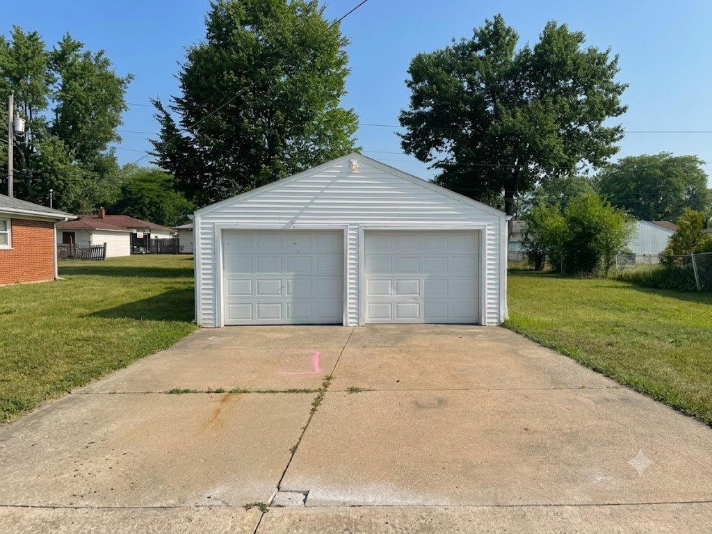 Building Photo - 15917 Steinway Blvd