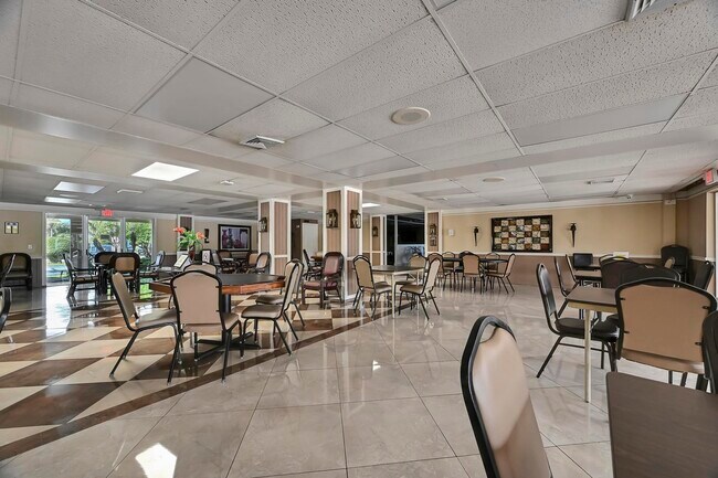 Building Photo - 203 Lake Carol Dr