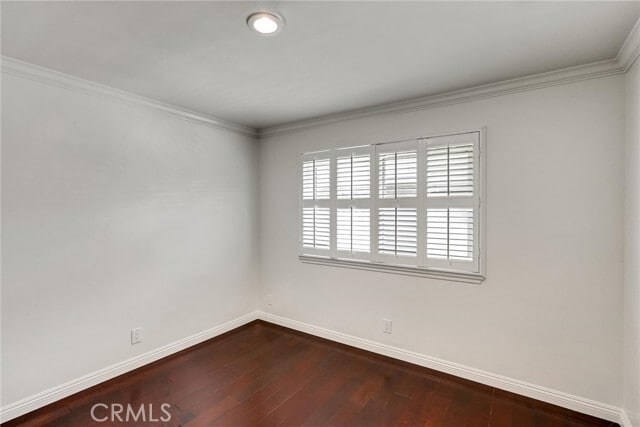 Building Photo - 3043 N White Ave