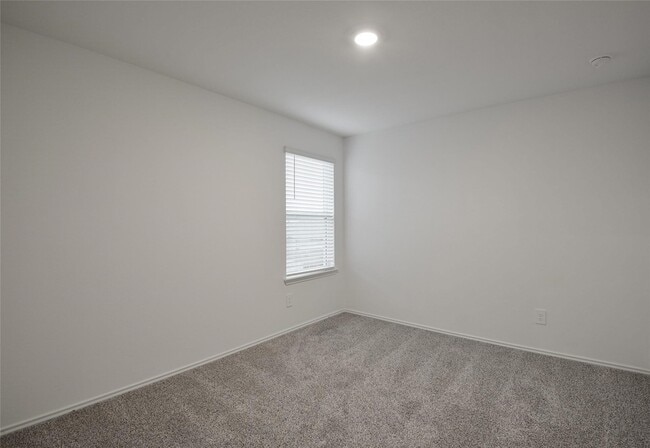 Building Photo - 1055 Llano Trl
