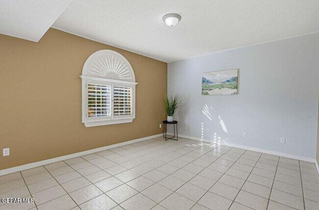 Building Photo - 650 Vera Ct