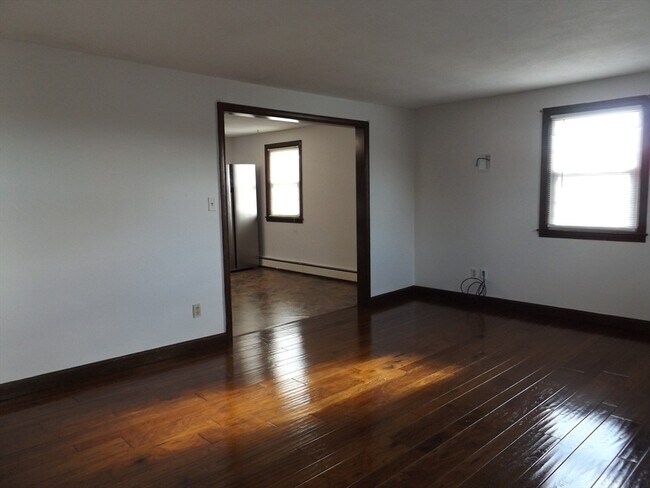 Building Photo - 28 Greenwich St