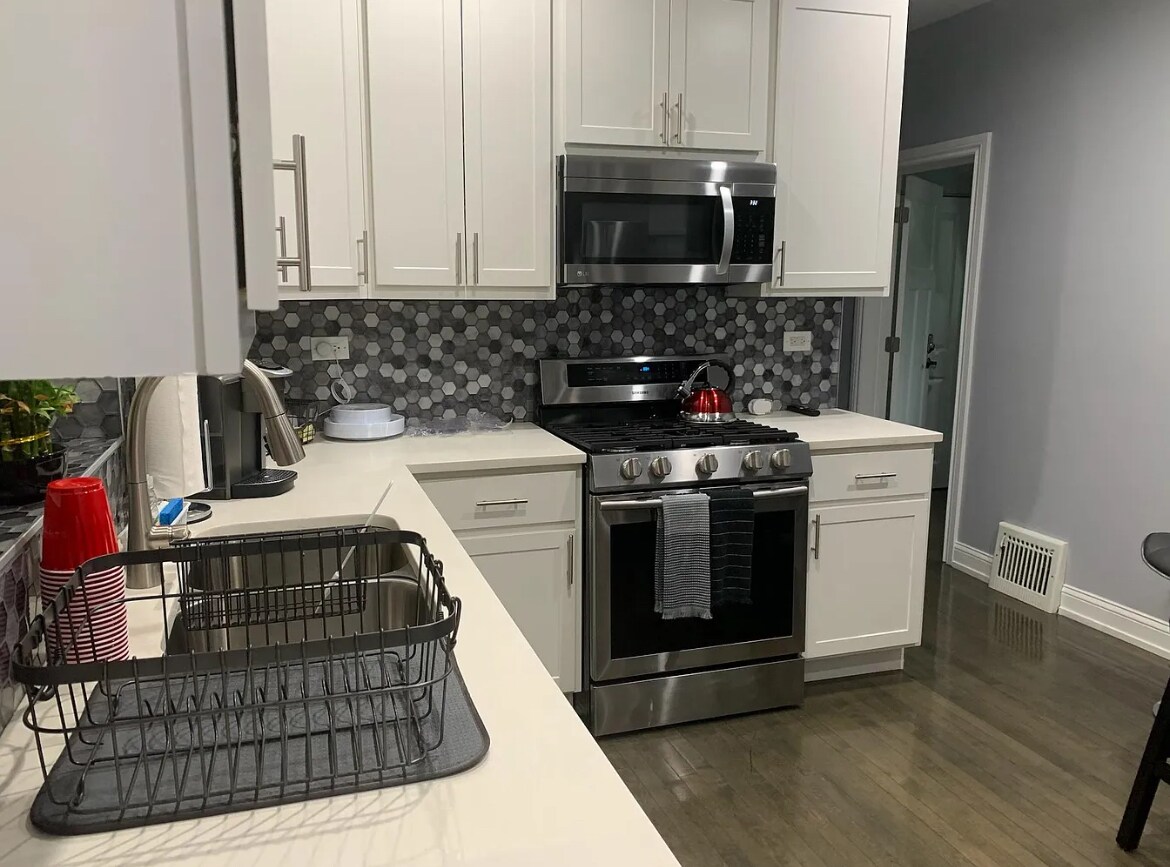 Building Photo - 1059 N Mayfield Ave