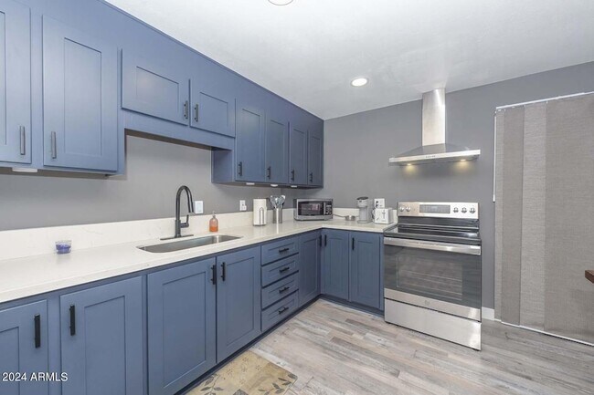 Building Photo - 13052 N 40th Pl