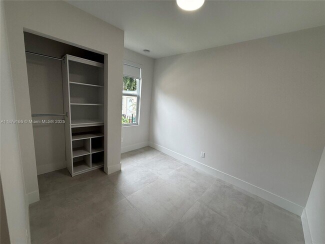 Building Photo - 1256 NE 110th Terrace