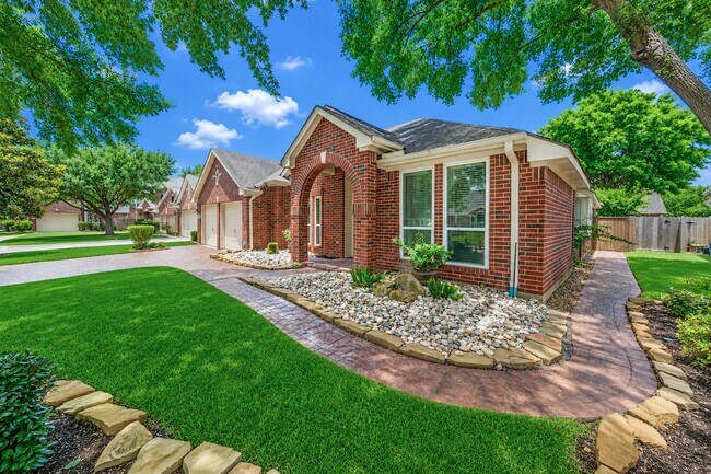 Building Photo - 15831 Laurel Cove