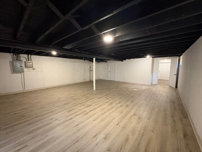 Building Photo - 311 Prairie Ave