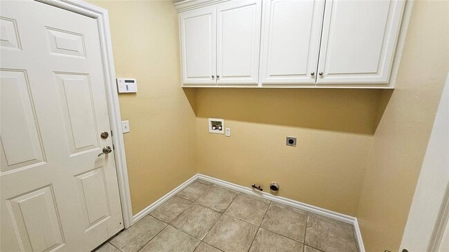 Building Photo - 17205 Cedar Dr