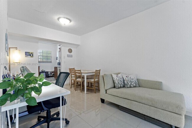 Building Photo - 9280 Bay Harbor Terrace