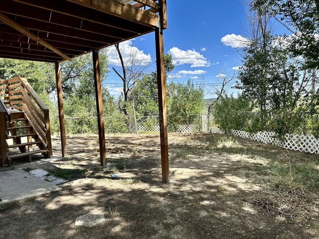 Building Photo - 907 W Madison St