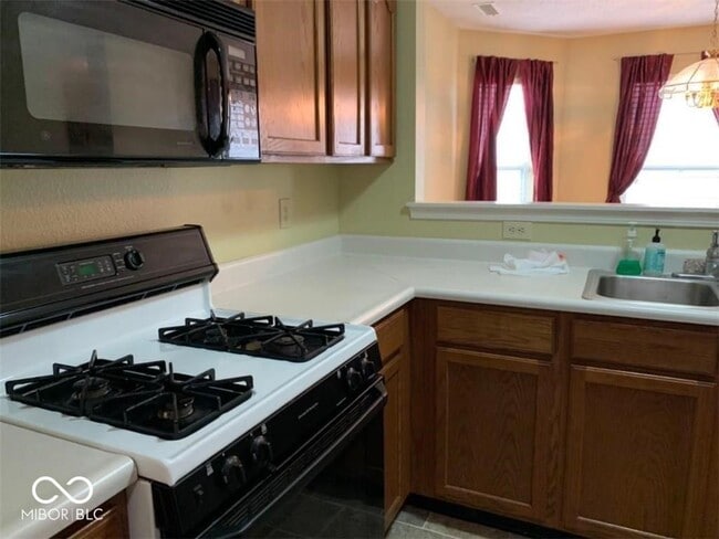 Building Photo - 12656 Crescent Dr