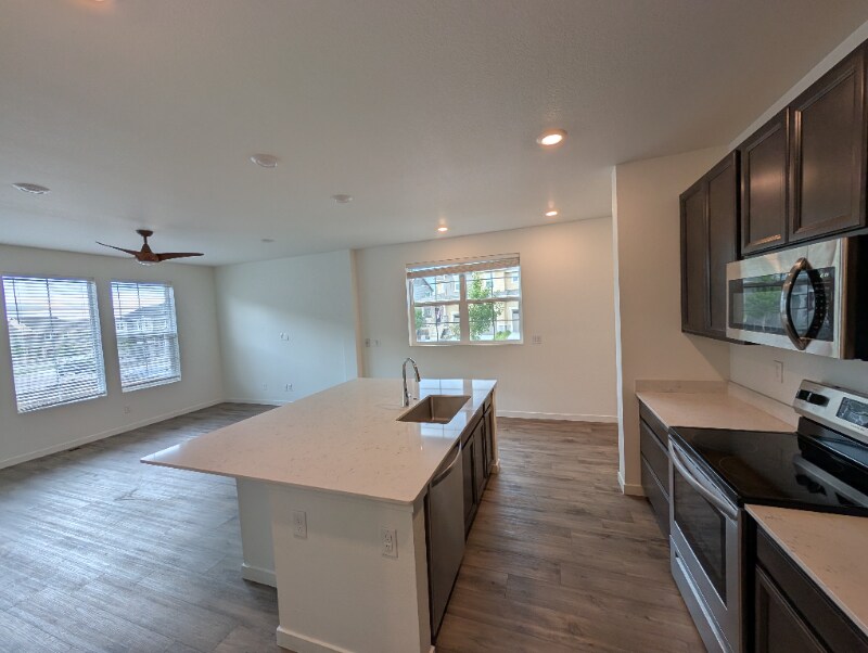 Building Photo - 9050 Hills Dr